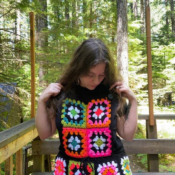 New XL Handmade Crochet Granny Square Overall Shorts - Picture 4 of 6